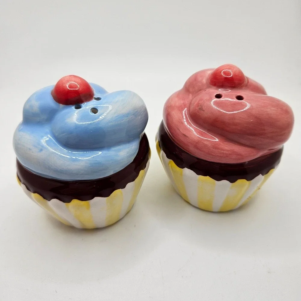 Gorham Cupcake Salt & Pepper Shakers Set Blue‎ Pink Cherry Top Ceramic Dessert